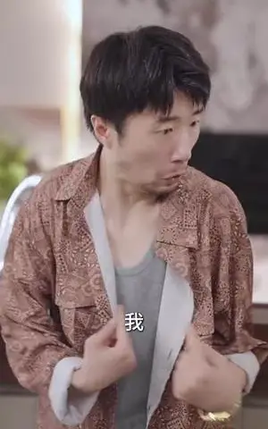 《靠系统离婚后老公全家都后悔了（100集）（夸克网盘）》短剧封面