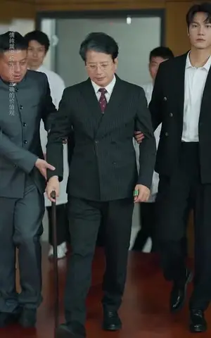 《重返十八岁我来执掌名门家族(60集)》短剧封面