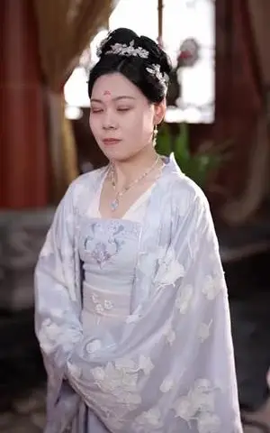 《小小太后四岁半满堂儿孙争着宠（80集）沈宇凡&俞奕宁（夸克网盘）》短剧封面