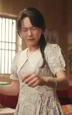 《明艳美人家属院带娃，硬汉兵哥霸道宠（83集）王炳翔＆马乐婕（夸克网盘）》短剧封面
