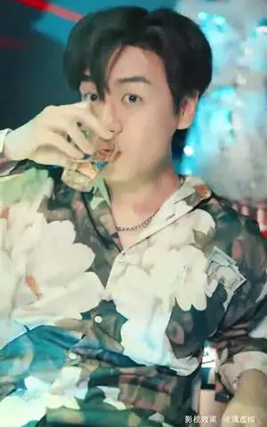 《我被老板深深溺爱&今生有你（55集）伍昕宇（夸克网盘）》短剧封面