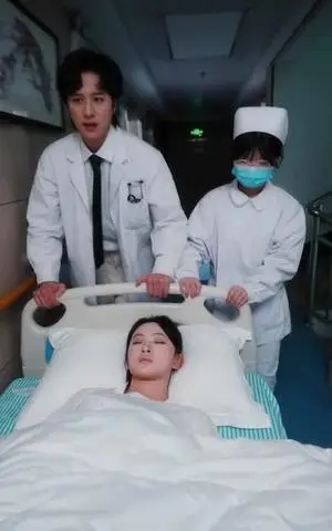 《青狮魂附体，我开挂了（60集）故明＆张艺霖（夸克网盘）》短剧封面