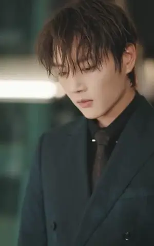 《再遇前任恋上他的情深（61集）王轩&赵英男（夸克网盘）》短剧封面