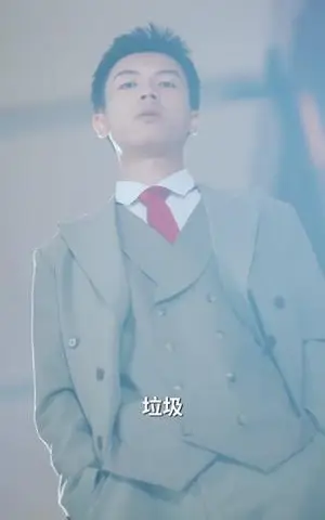 《我盯上他的女人（75集）刘星乔＆宋佳恩（夸克网盘）》短剧封面