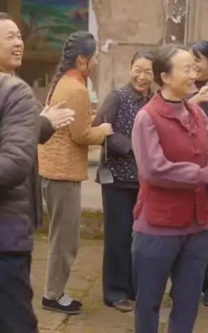 《情暖人间（100集）（夸克网盘）》短剧封面