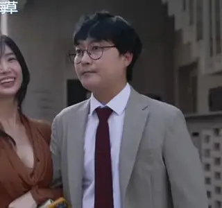 《【中字】韩国网剧-你的男人我要了（李海仁）（夸克网盘）》短剧封面