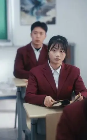 《万族入侵，我直接加入豪华午餐（71集）郏元栋＆刘艺然（夸克网盘）》短剧封面