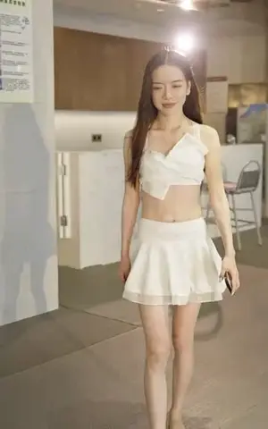 《假秘书的完美契约（92集）》短剧封面