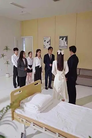 《谁允许你当女主了（60集）王依丹&龙泽鸣》短剧封面