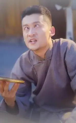《督军你家奶团背着黄金来旺家了（70集）萨钢云＆宗白铧》短剧封面
