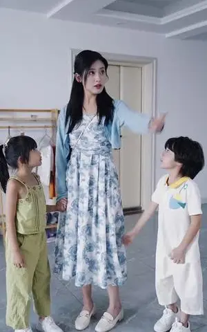 《保镖妈妈你好飒（73集）伍昕宇＆黄文博（夸克网盘）》短剧封面