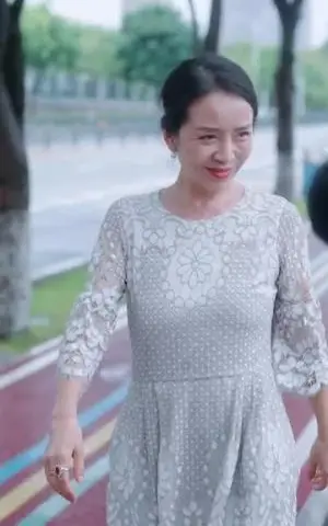 《被偷听心声后,京圈大小姐对我当众求婚（68集）路文卓（夸克网盘）》短剧封面