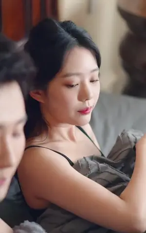 《季总您的马甲叒掉了》短剧封面