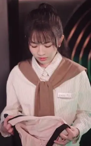 《冷面老板深深宠（99集）杨彦光＆林筱艾（夸克网盘）》短剧封面