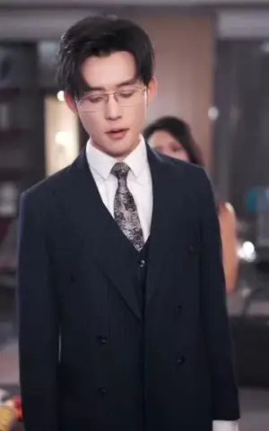 《白色玫瑰（80集）（夸克网盘）》短剧封面