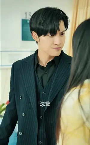 《厉少的替罪弃妇》短剧封面