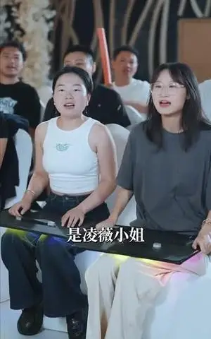 《老外来踢场我老妈一首国风飒爆全场&我的妈妈是歌神（80集）（夸克网盘）》短剧封面