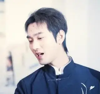 《疯批美人她不想死（75集）李文瀚＆丁紫含（夸克网盘）》短剧封面