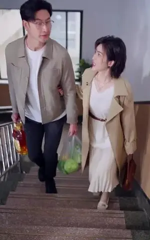 《把我女儿的学区房还回来&是谁拿走我的学区（60集）（夸克网盘）》短剧封面