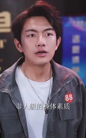 《开局挑战遗愿综艺，系统带我飞（70集）贺子雨＆邰靖懿（夸克网盘）》短剧封面