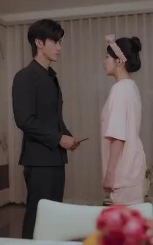 《一念为卿倾（59集）王小明＆芷芃（夸克网盘）》短剧封面