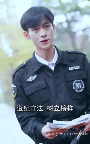 《当富贵来敲门（100集）》短剧封面