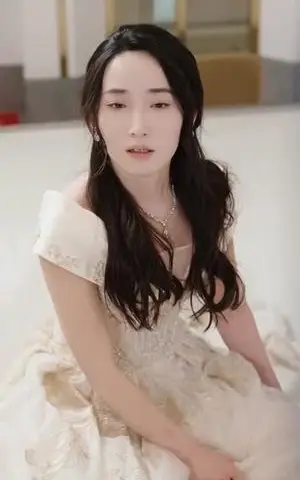 《二婚嫁总裁前夫哥竟成了女婿（95集）于叔（夸克网盘）》短剧封面