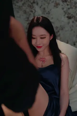 《擦边短剧：娇妻的秘密疗程&医情迷恋&妻子身体的觉醒&被唤醒的妻子身体（迅雷网盘）》短剧封面