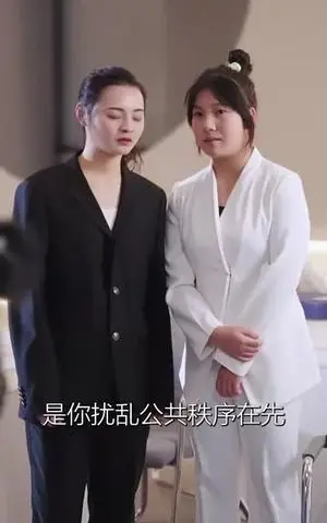 《港城晚歌（70集）李嘉豪＆张文璐（夸克网盘）》短剧封面