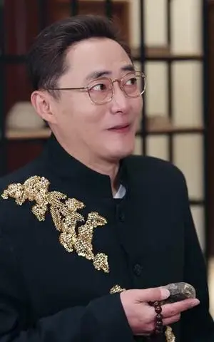 《透视神眼:鉴宝赌石定乾坤(80集)贾元琪&裴亨娜(夸克网盘)》短剧封面