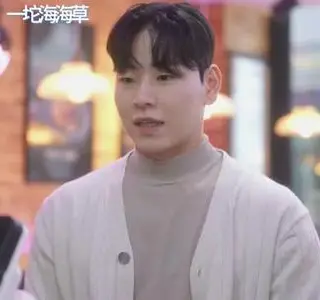 《【中字】韩国网剧-男人没钱谈恋爱的自卑感(夸克网盘)》短剧封面