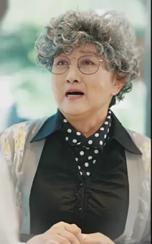《闪婚老公是豪门（100集）》短剧封面