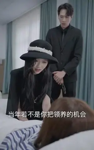 《替姐复仇，渣男姐夫撩完我就害怕了（72集）岳雨婷（夸克网盘）》短剧封面