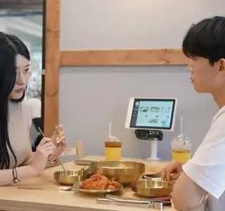 《【中字】韩国网剧-恋爱中的姐姐（夸克网盘）》短剧封面