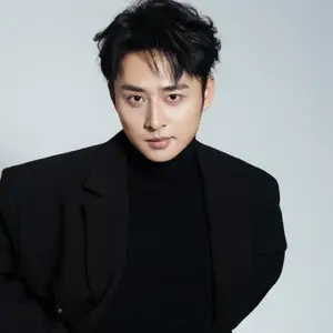 《透视小相师（102集）卢艺煊&娜迪亚（夸克网盘）》短剧封面