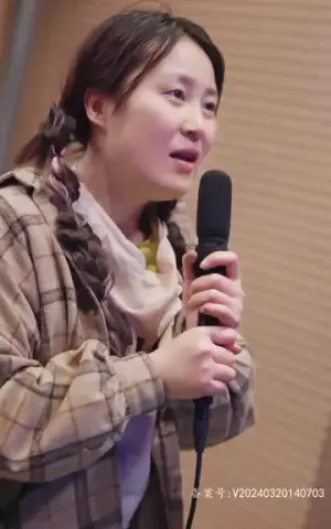 《热辣滚烫之丑女无敌》短剧封面