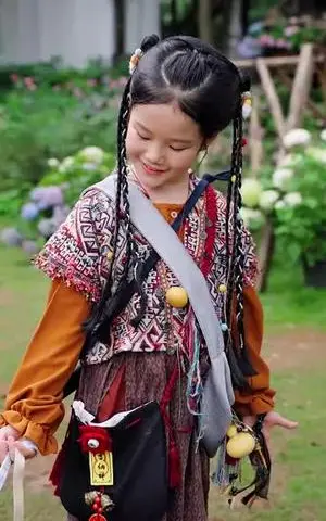 《招财进宝小小福星闯进门（60集）武帅康&李灵尔（夸克网盘）》短剧封面