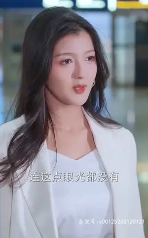 《夫人马甲藏不住了》短剧封面