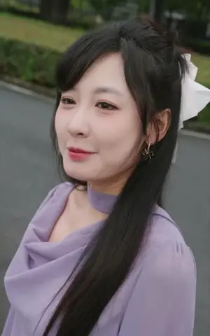 《报告顾总，黑客大佬是您的二婚夫人（70集）贺颖怡&丁映智（夸克网盘）》短剧封面