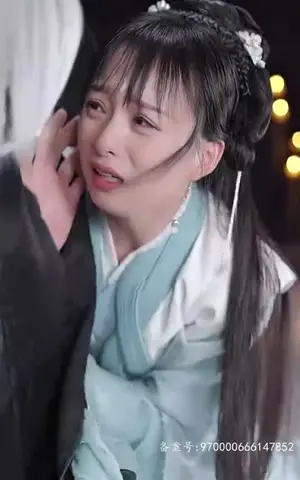 《小师妹，我们真的卷不动了（101集）》短剧封面
