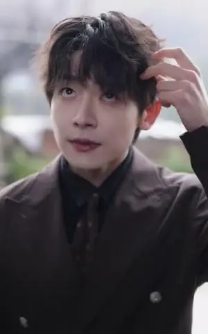 《宋少的小青梅有点刚（81集）李泽宇＆韩佳芯》短剧封面