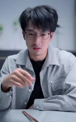 《谁是谁的谁（59集）王妍（夸克网盘）》短剧封面