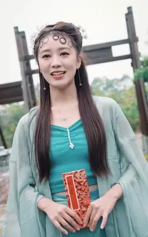 《医圣出山（100集）》短剧封面