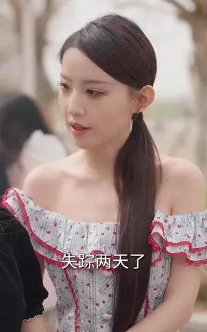 《重生后我被病娇美女追（98集）薛子祺&卢巧&一棉&冯青青（夸克网盘）》短剧封面