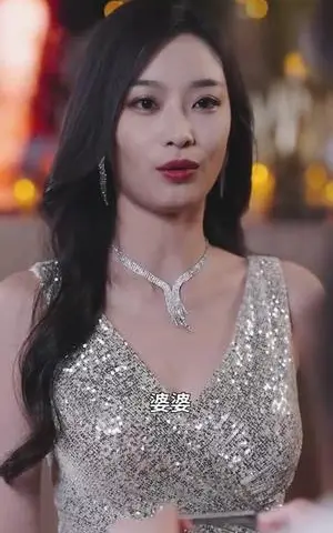 《休夫后肥婆在娱乐圈杀疯了（62集）（夸克网盘）》短剧封面