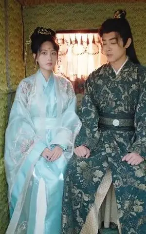 《糊涂娘重生后皇帝有了药（110集）张瀚文&王伟晟（夸克网盘）》短剧封面