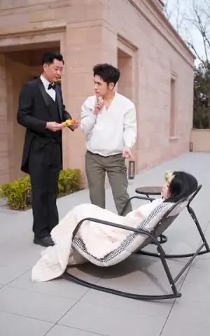 《婚前不挨我，婚后老婆贴贴（206集）杨彦光＆张紫菡（夸克网盘）》短剧封面
