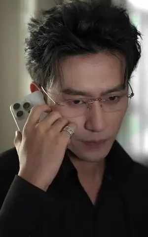 《我养的小白脸是京圈太子爷（71集）沉思&李若琪（夸克网盘）》短剧封面