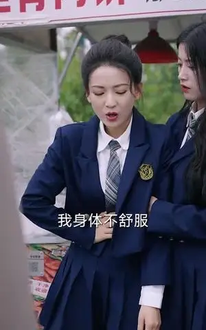 《亲妈寿宴上女儿美飒全场（34集）（夸克网盘）》短剧封面