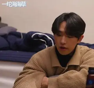 《【中字】韩国网剧-邻家姐姐对我的特殊感情（夸克网盘）》短剧封面